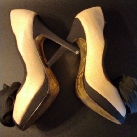 Beverly Feldman Peep Toe high heels - Picture 11 of 16